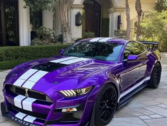 How Long Does Vinyl Wrap Last? (USA Guide) - example on a car, close-up finish detail